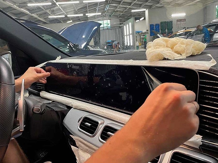 Оклейка защитной пленкой салон автомобиля